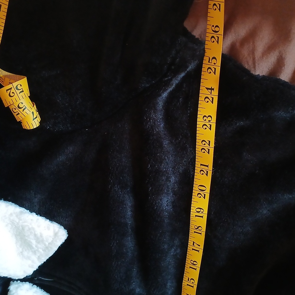 Isotoner Plush Robe - Picture 9 of 12